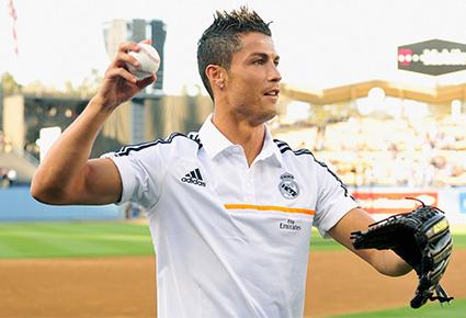 رونالدو يتحوّل إلى لاعب بيسبول